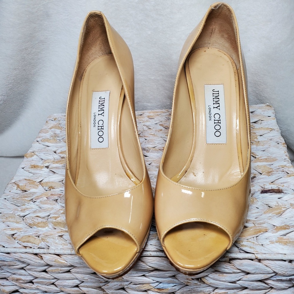 Jimmy Choo Luna Patent Leather Peep Toe Heels Pumps Size 5.5/35.5 Nude Beige